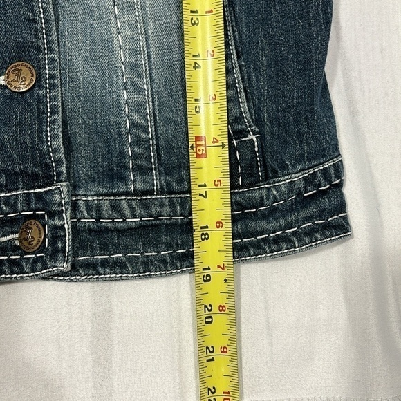 J2 Jean Jacket Size Medium - Picture 11 of 13